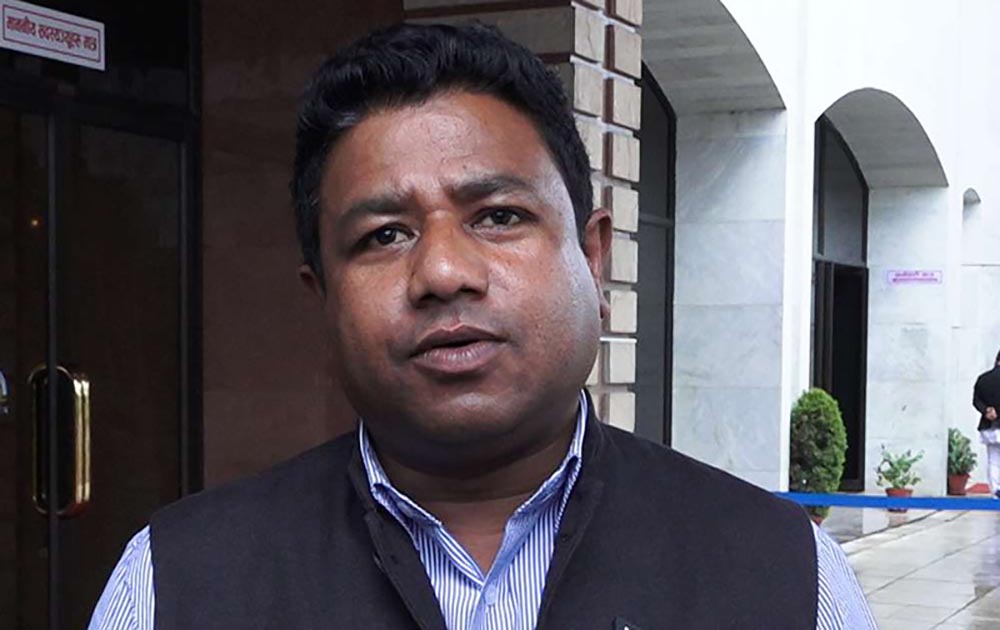 रास्वपाका नेता सन्तोष परियारले छाडे पार्टी, बाबुराम र जनार्दनसँग  गरे पाँच बुँदे सहमति