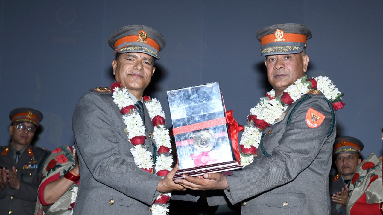 सशस्त्र प्रहरी बलका आइजिपी राजु अर्याल अवकाशमा, मुख्यालयमा बिदाइ