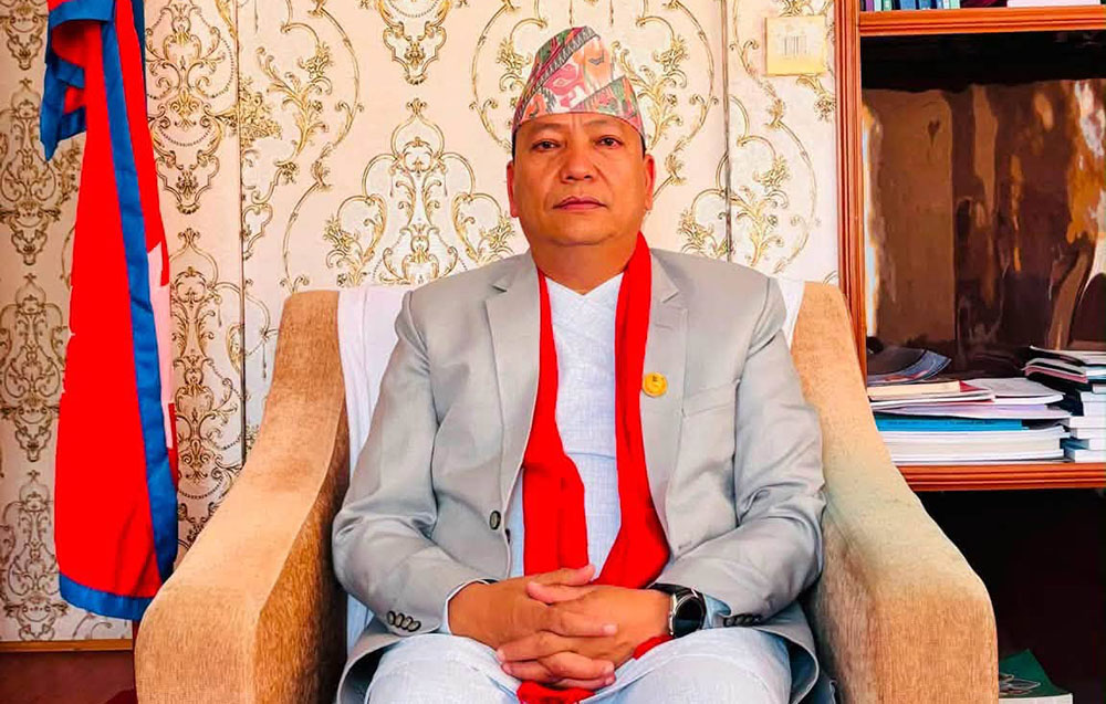 किरण थापा मगरले आइतबार विश्वासको मत लिँदै