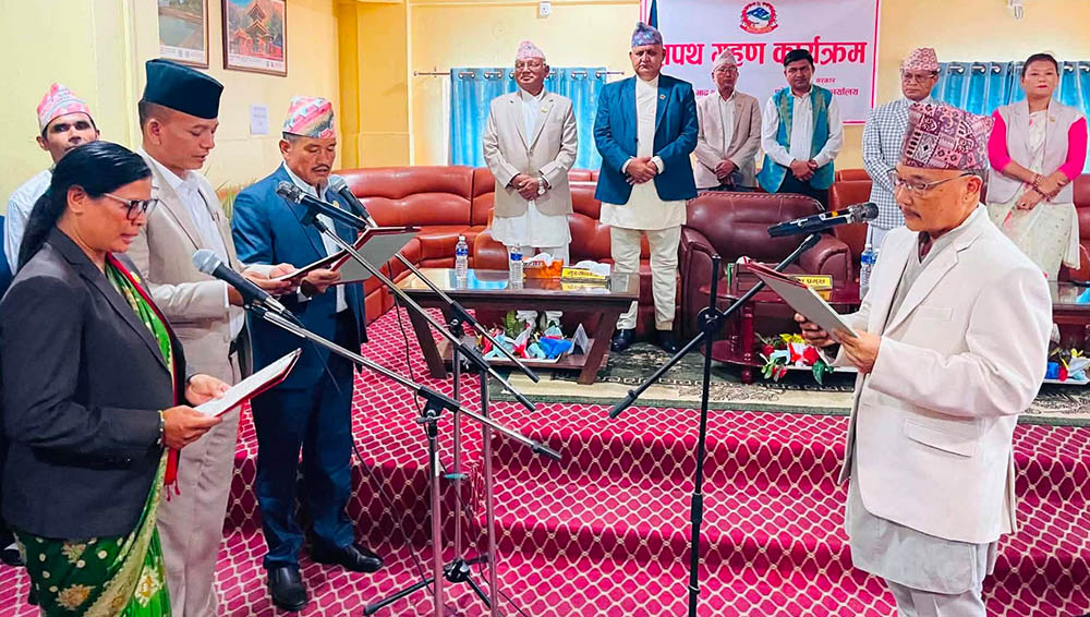 लुम्बिनी प्रदेशमा तीन मन्त्रीले लिए शपथ