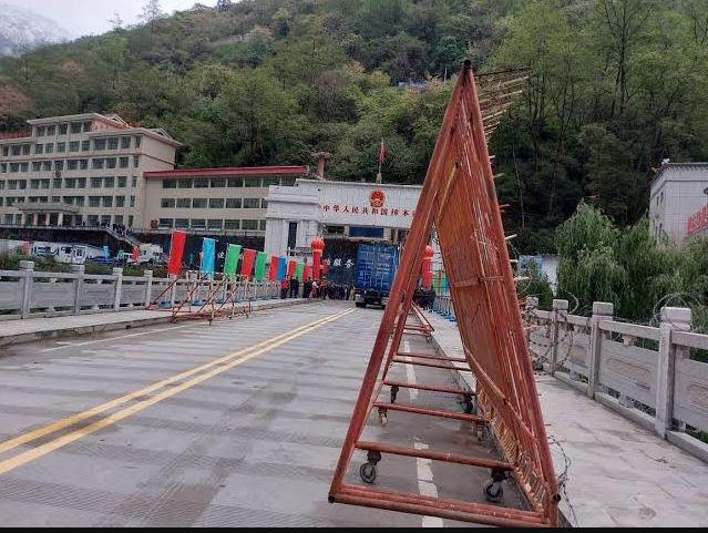केरुङमा अलपत्र ६७० नेपालीको उद्धार, तातोपानी नाका हुँदै स्वदेश फिर्ता