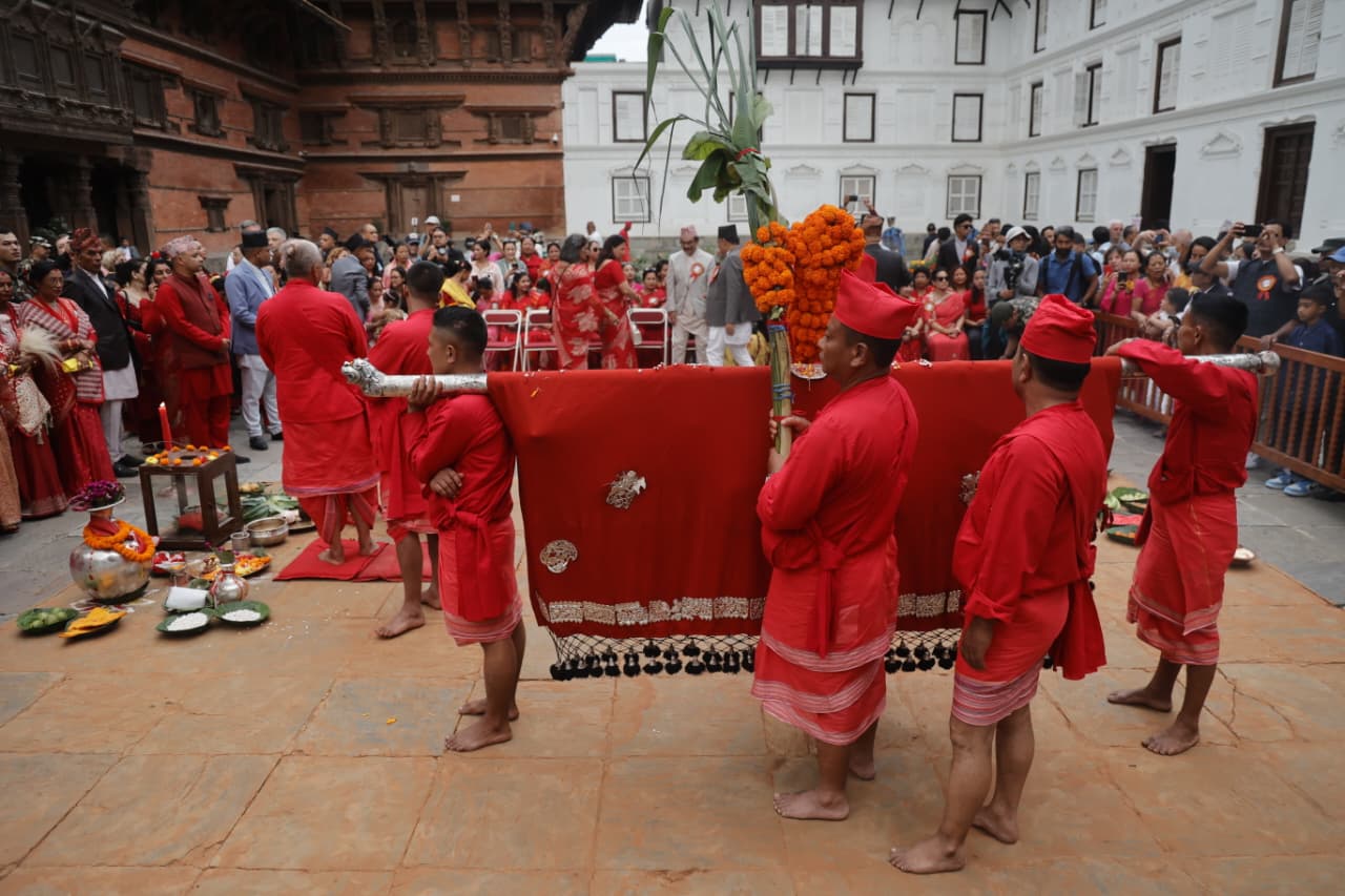 बडादशैँको सप्तमी आज: शुभसाइतमा फूलपाती भित्र्याइदै